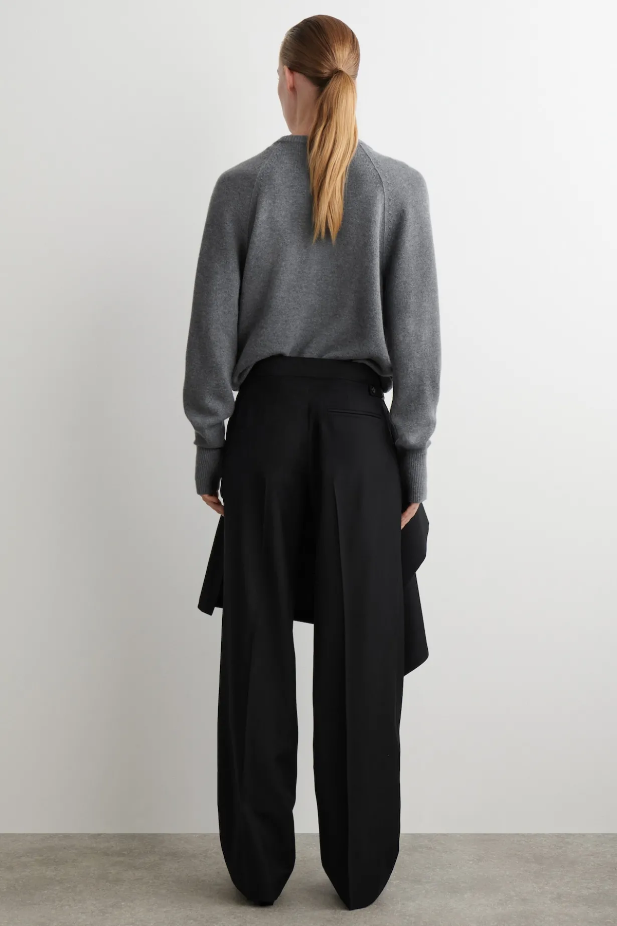WOLLHOSE MIT ROCK