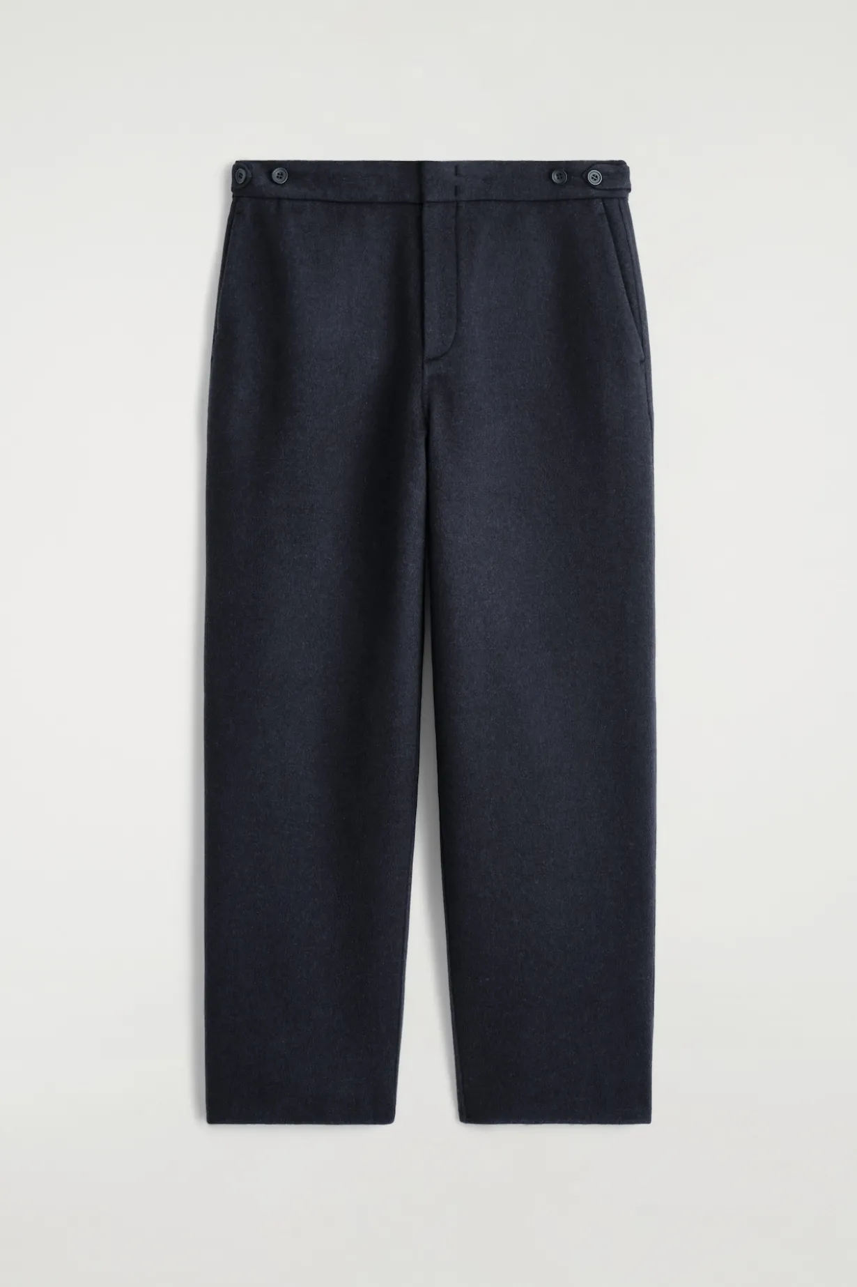 WOLLHOSE MIT SCHMAL ZULAUFENDEM BEIN