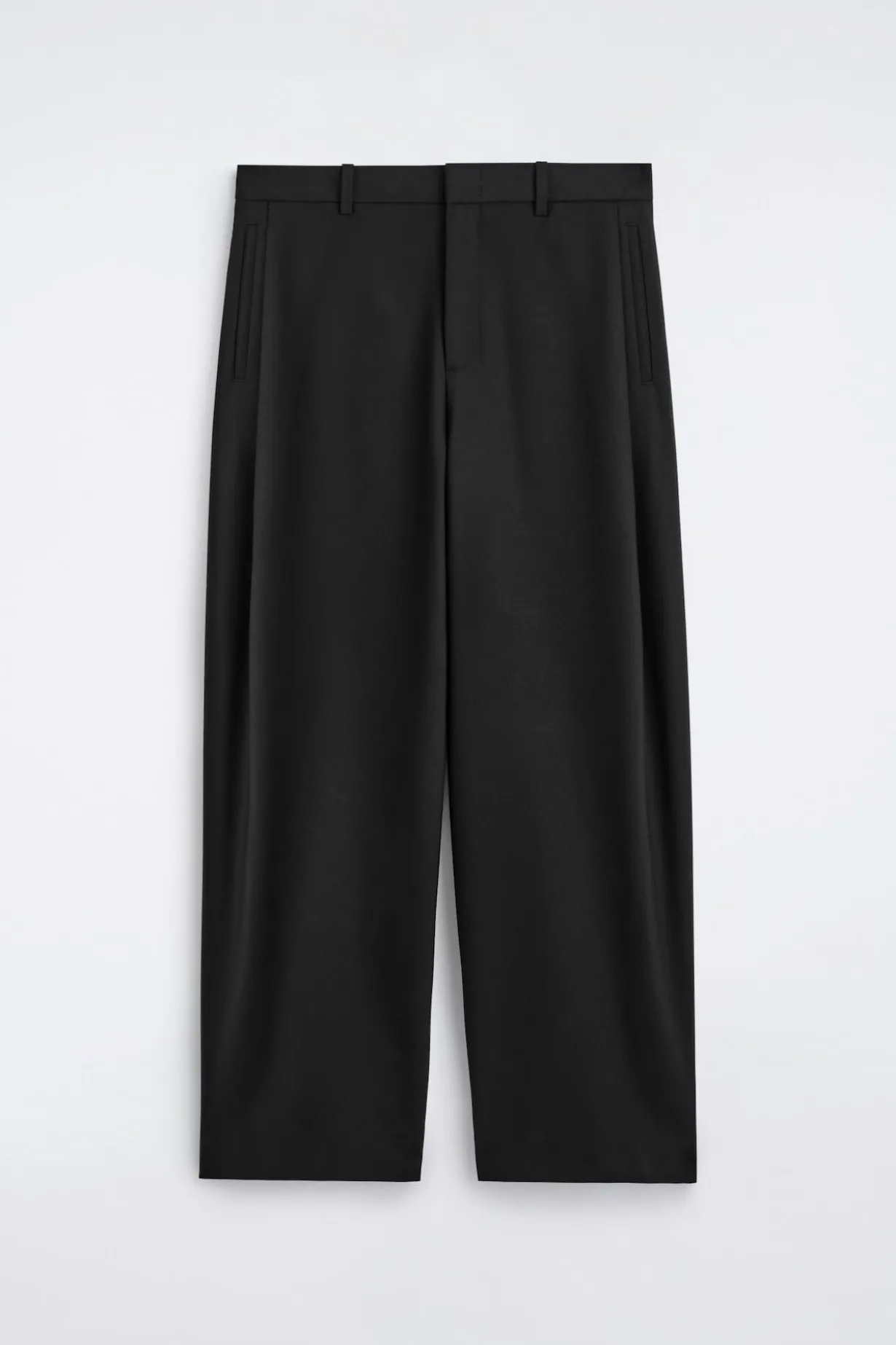 WOLLHOSE MIT WEITEM BEIN UND FALTEN