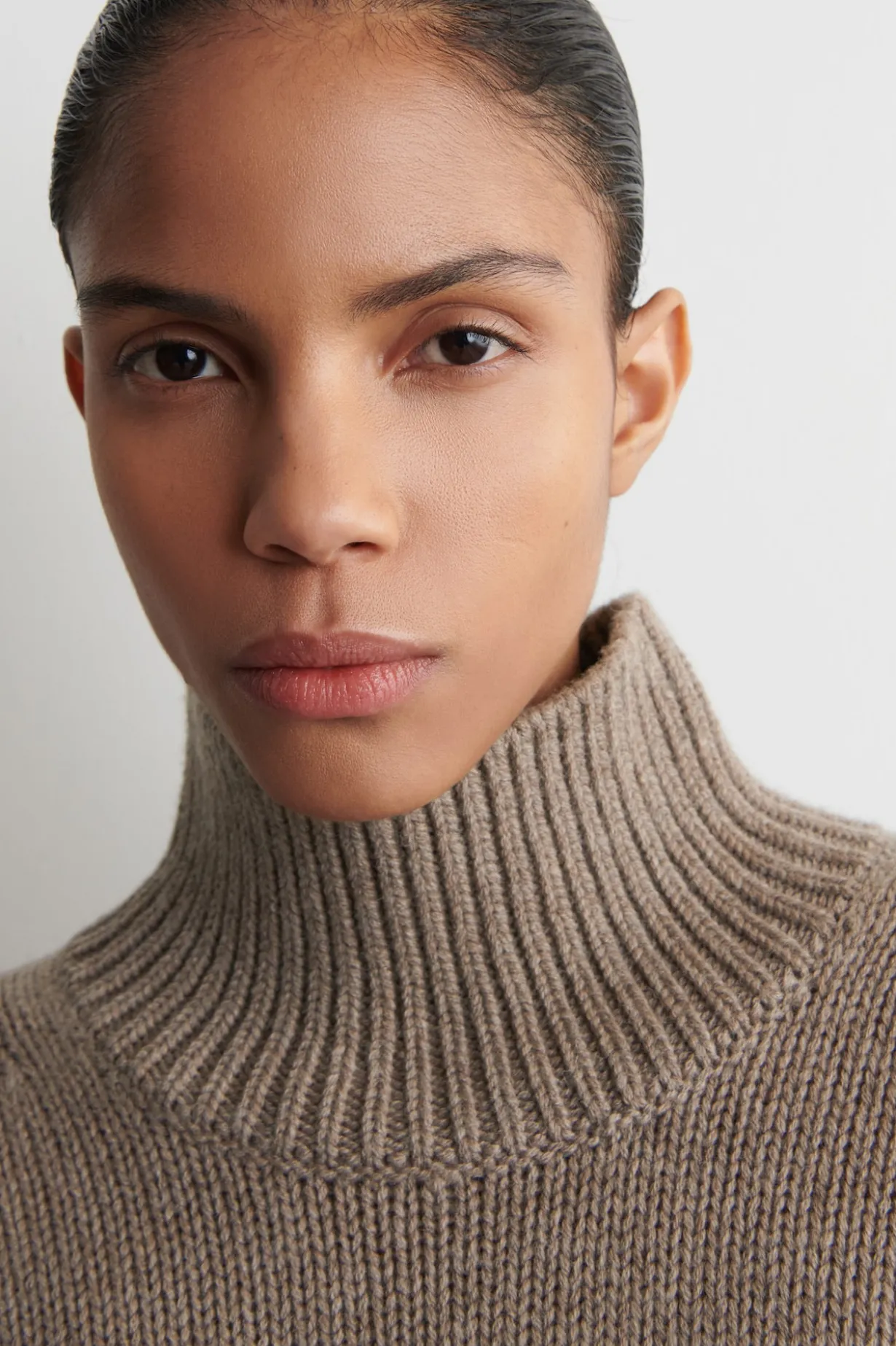 WOLLPULLOVER MIT ROLLKRAGEN