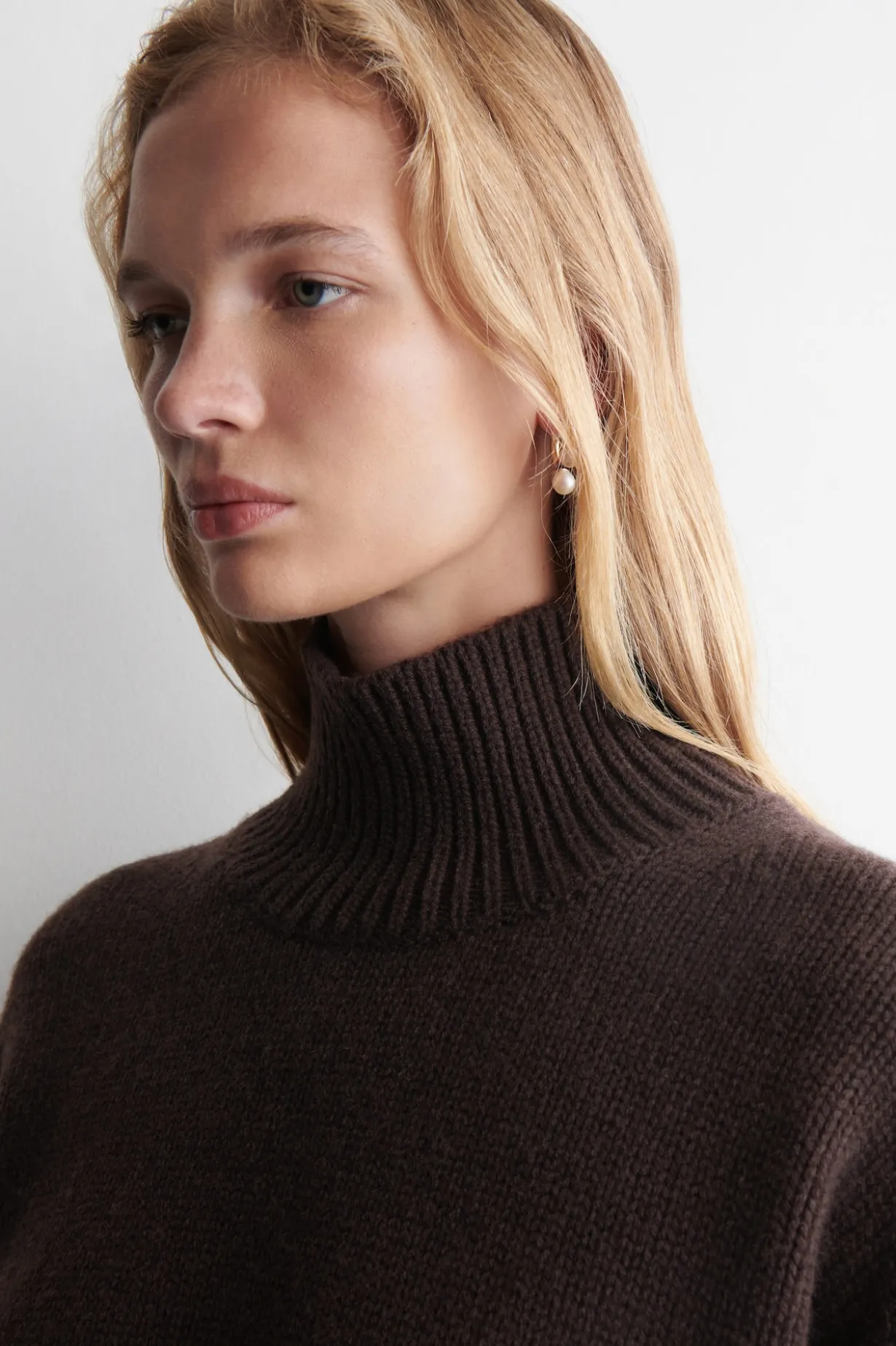 WOLLPULLOVER MIT ROLLKRAGEN